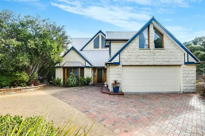 Sea La Vie Blairgowrie - Image 1