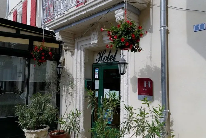 Hotel Du Commerce - Image 1