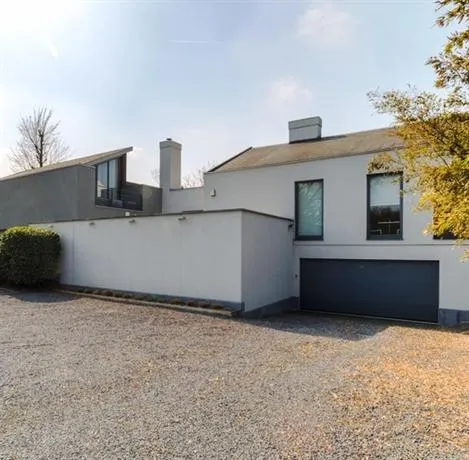 Aquarius Guesthouse - Image 1