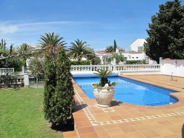 Apart-Rent Villa Norfeu 36 - Image 1