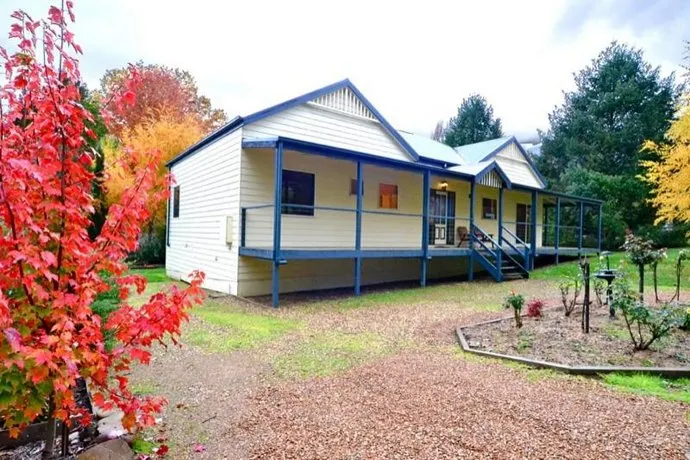 Camellia Lodge - Image 1
