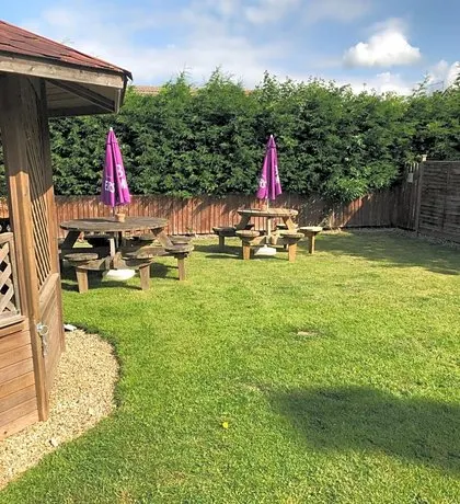 The Royal Oak at Swayfield - Image 1