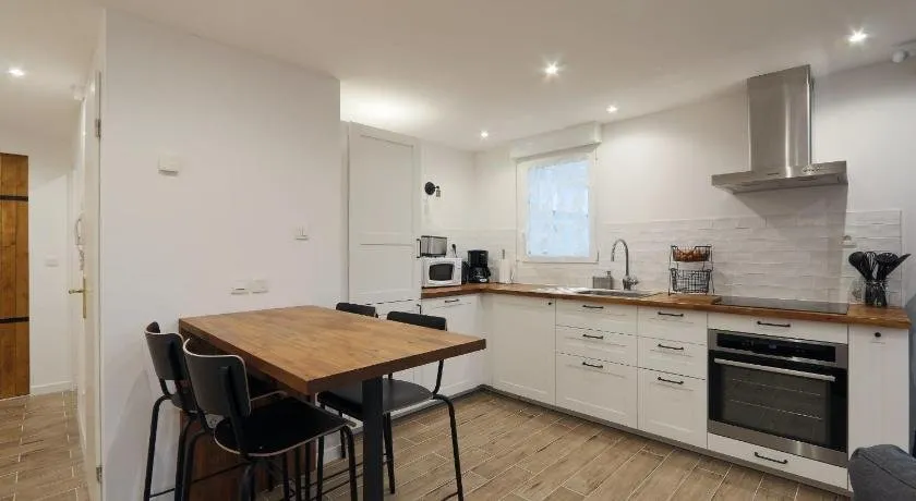 Modern and bright apartment near Tours - Image 1