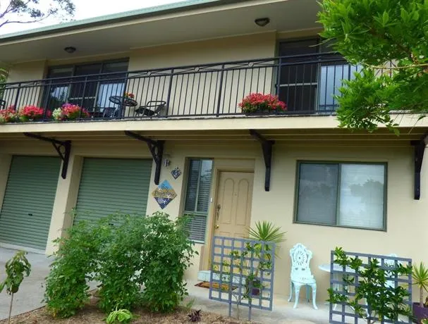 BAY BUNGALOW GUESTHOUSE - Image 1