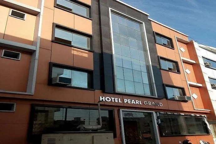 Hotel Pearl Grand - Image 1