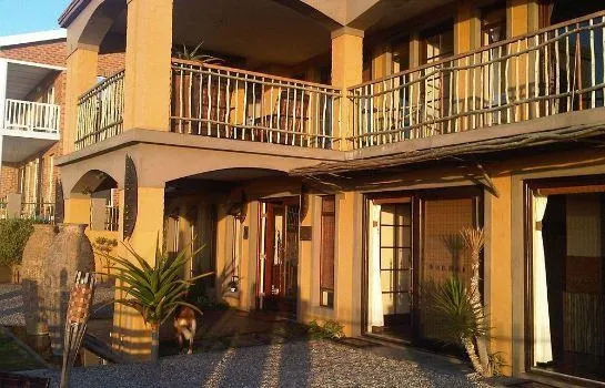 Umnenge Lodge - Image 1