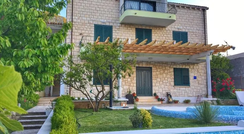 Villa Siga - Image 1