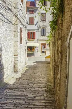 Hostel Pula - Image 1