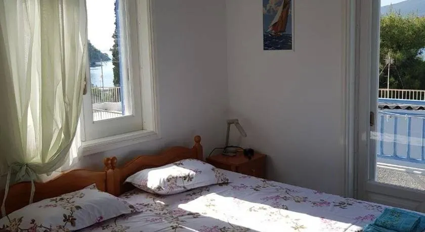 Rigos House at Askeli beach, Poros island - Image 1
