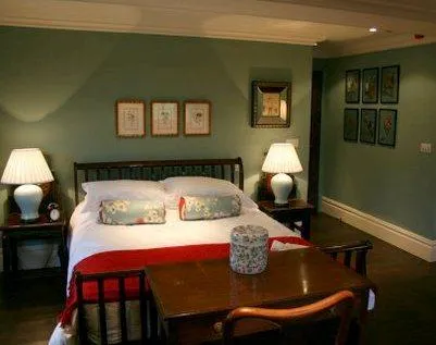 The Spread Eagle - Image 1