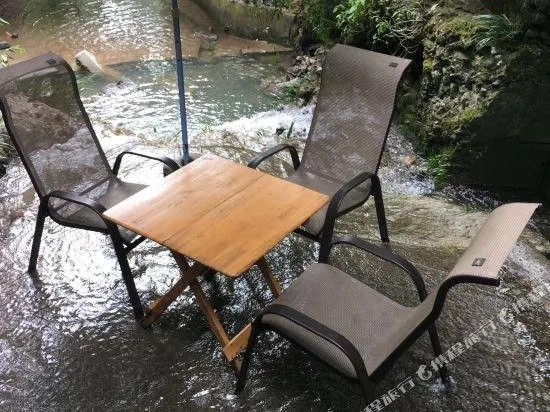 Emei Mountain Fuhu Resort - Image 1