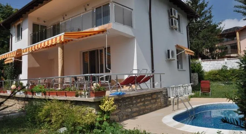 Villa Holiday - Image 1