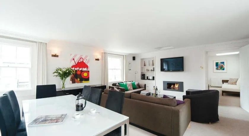 The Art Apartment - Image 1