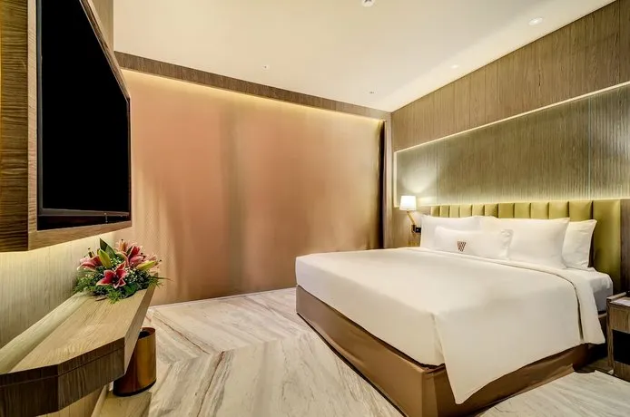 The Solitaire Hotel - Image 1