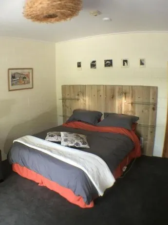 Essons Valley Farmstay - Image 1