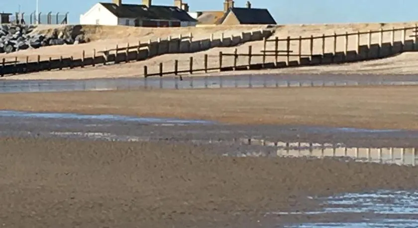 7 Coastguard Cottages, Jury’s Gap, Camber Sands - Image 1