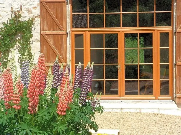 Paul's Barn In France - Image 1