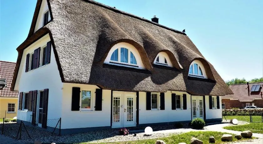 Küstentraum "Urlaubsträume unter Reet" - Image 1