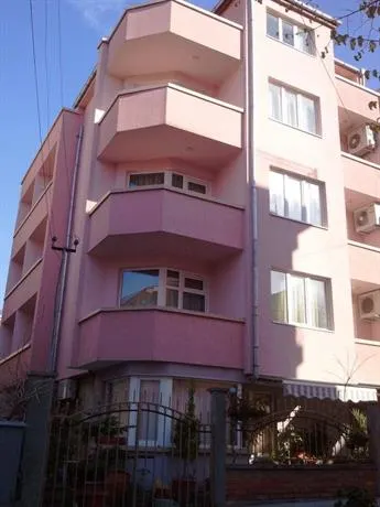 Guest House Villa Roza - Image 1