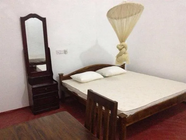 Sea Rock Beach Hotel - Image 1
