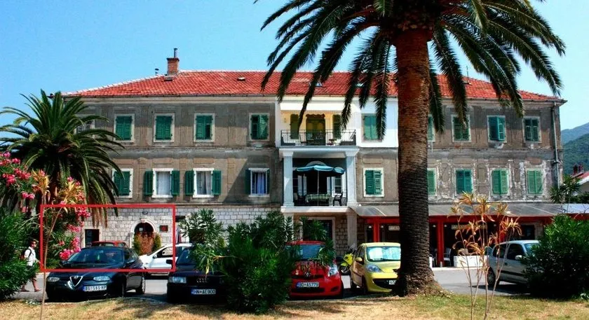 Sea Coast Apartment - Image 1