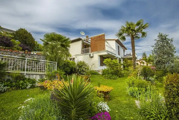 Apartment Dusper 347 - Image 1
