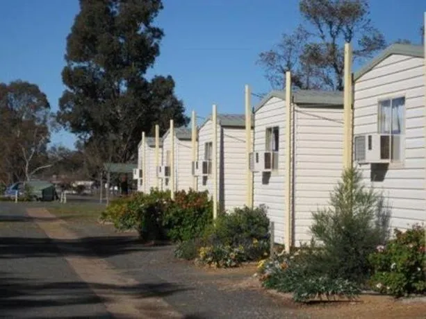 West Wyalong Caravan Park - Image 1