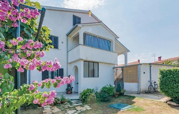 Guest House Kikicka - Image 1