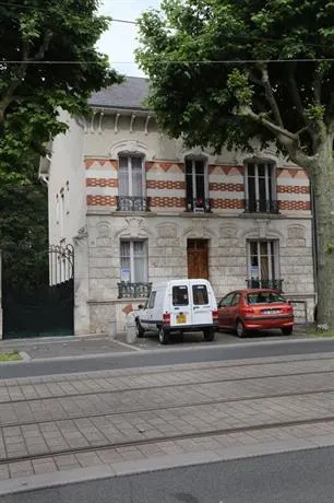 La Cabane Du Canada - Image 1