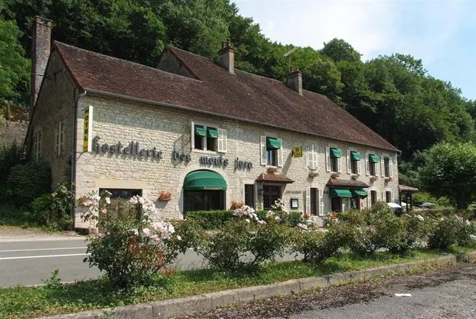 L'Hostellerie des Monts Jura - Image 1