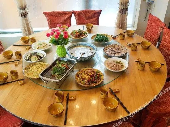 Jufenglou Hotel - Image 1