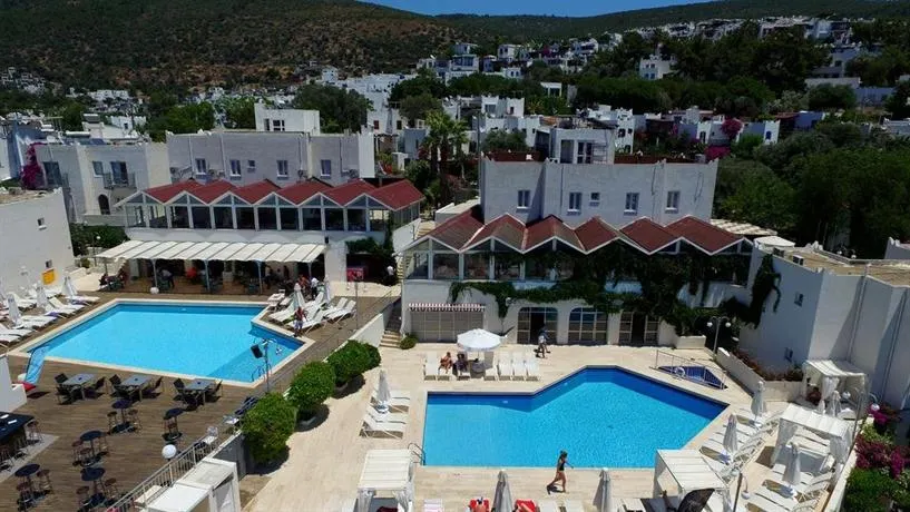 Bantur-Naz Hotel - Image 1