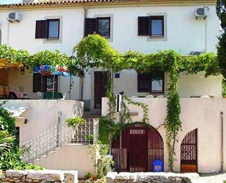 PAPE PUNAT apartmani i sobe - Image 1