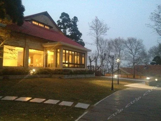 Baiyun Hotel - Image 1