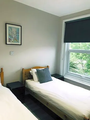 Winston Hill Guest House - Image 1