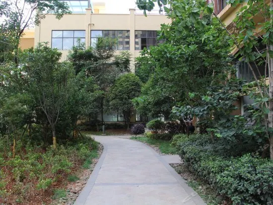 Jiuju Gangwan Hotel - Image 1
