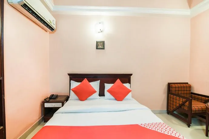 Hotel Saroj Krishna - Image 1