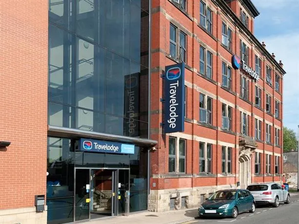 Travelodge Hotel - Macclesfield Central - Image 1
