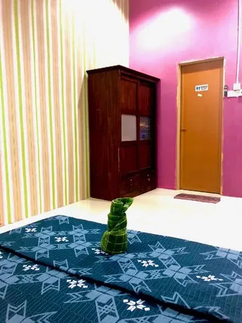 Abg Long Fadhil Homestay - Image 1