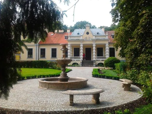 Palac W Dlutowie - Image 1