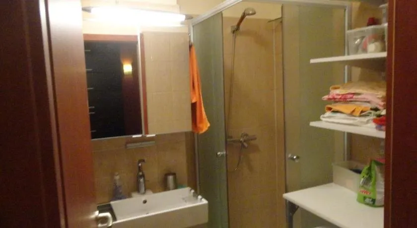 2H Apartment - Image 1
