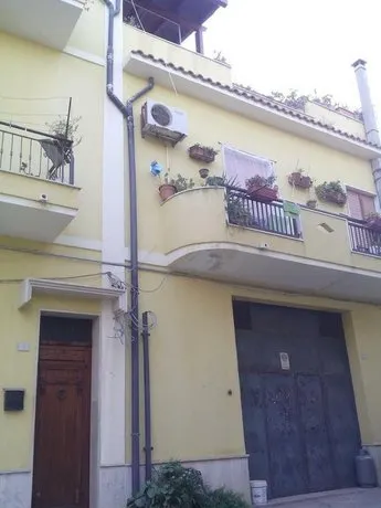 Casa Catania - Image 1
