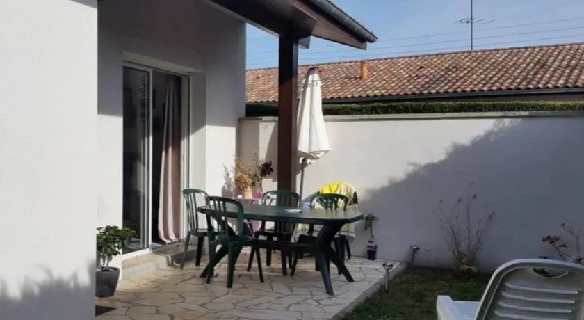 Jolie villa individuelle meublee de plein pied avec jardin - Image 1