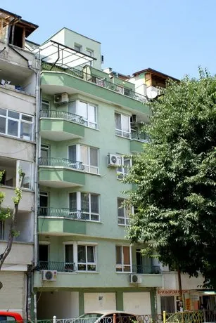 Studio Apartment in Center Burgas - Image 1