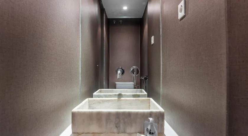BNBHolder Luxury Triplex CHAMBERI - Image 1