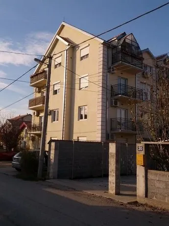 Gold Apartments - Image 1