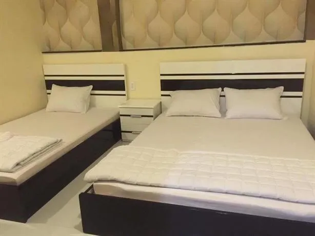 Cozy Hotel - Image 1