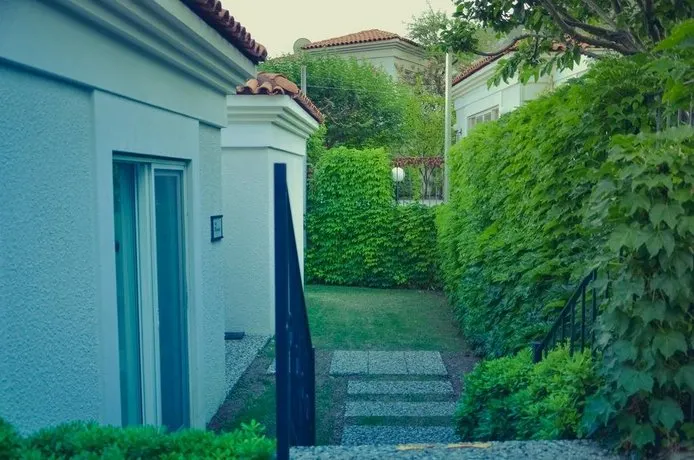 Alya Piynar Halal Villa Hotel - Image 1