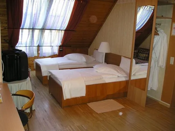 Hotel Landgästehaus Lerchenhof - Image 1