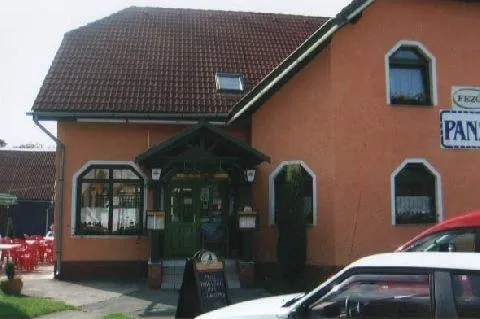 Fezor Panzio Es Etterem - Image 1